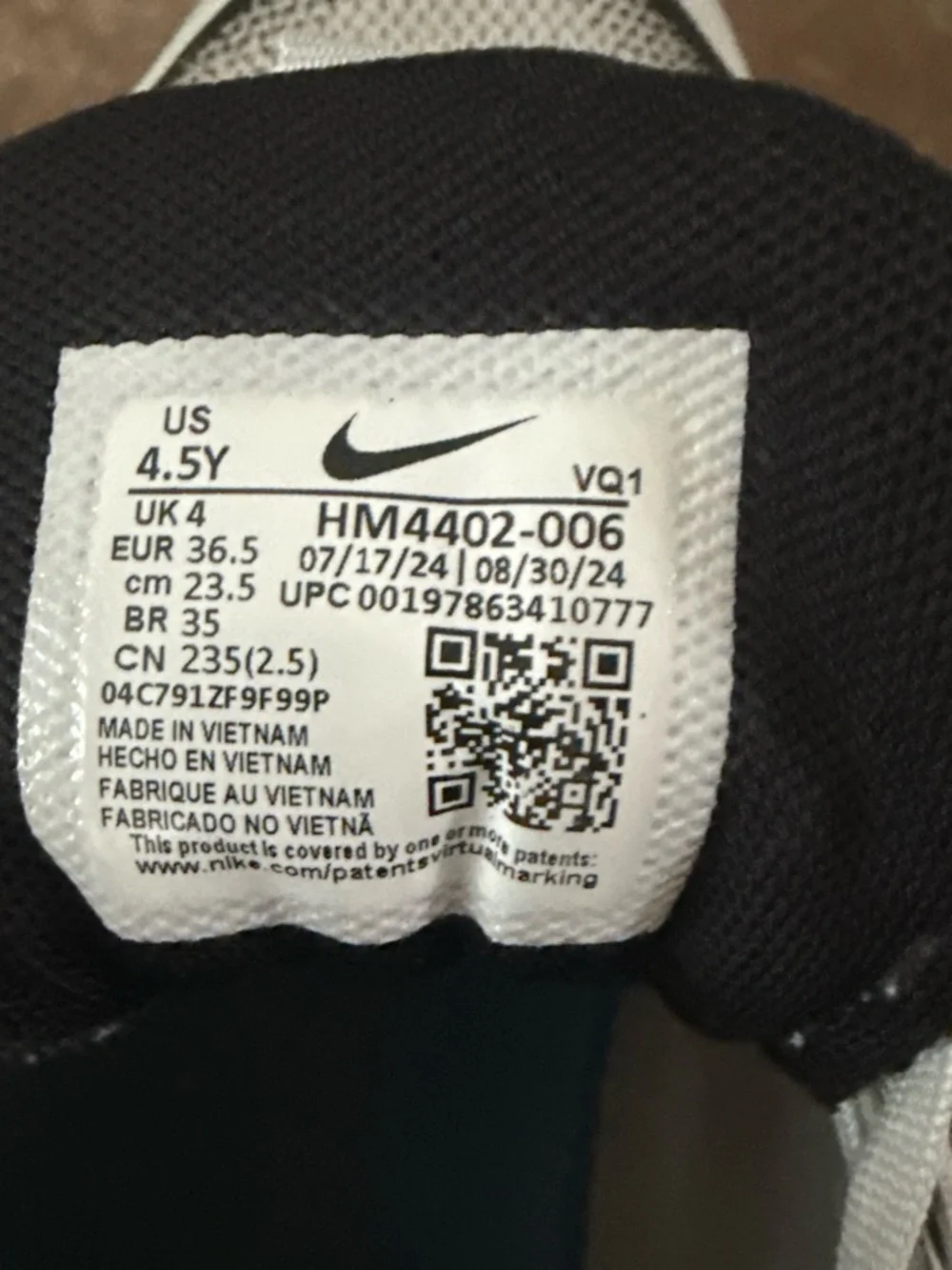 Nike Kids Running Sneakers in White, Black & Light Blue